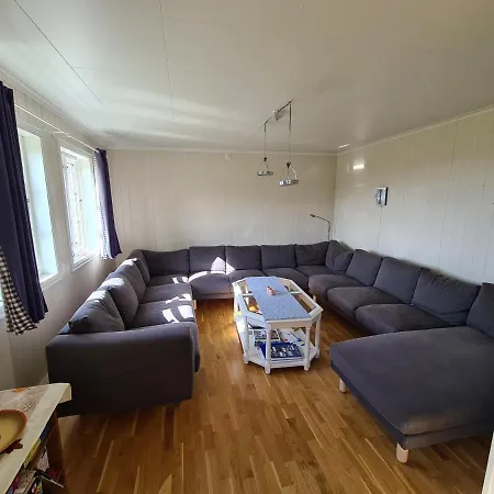 Holiday home - Kvalvik *
